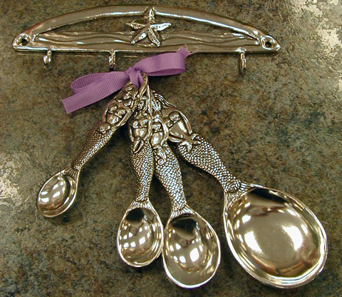 https://www.amerheritage.com/merchimages/gourmet/basicspiritpewter/mermaidmeasuringspoons.jpg