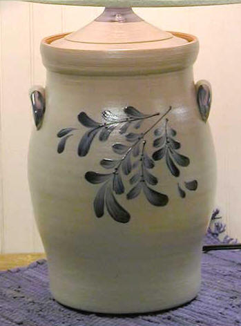 Teaberry 1 1/2 Gallon Jar Lamp